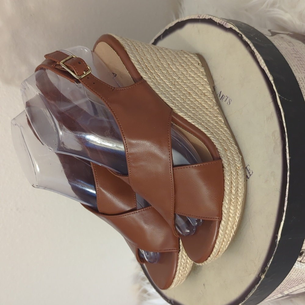 American Eagle Wedge Sandal 7.5